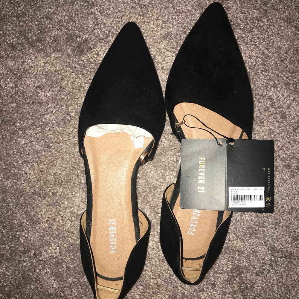 black pointed flats